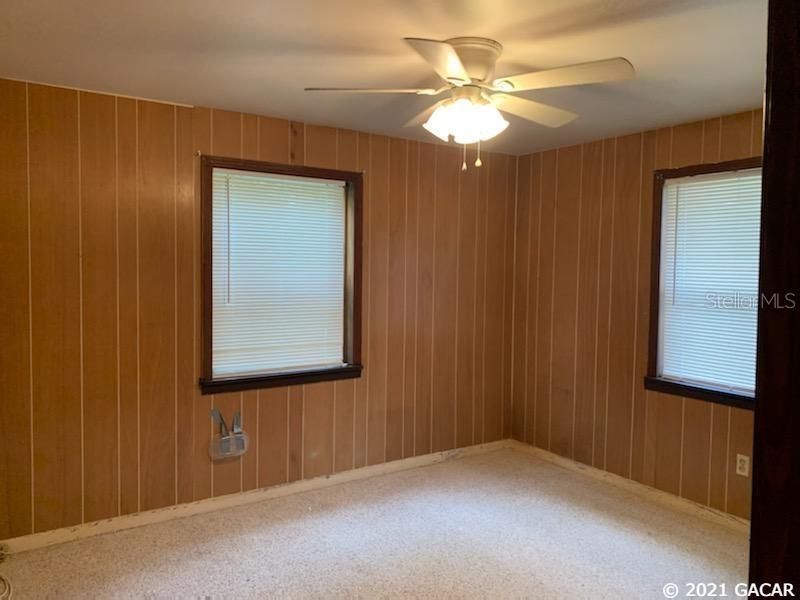 Recently Sold: $125,000 (2 beds, 1 baths, 1045 Square Feet)