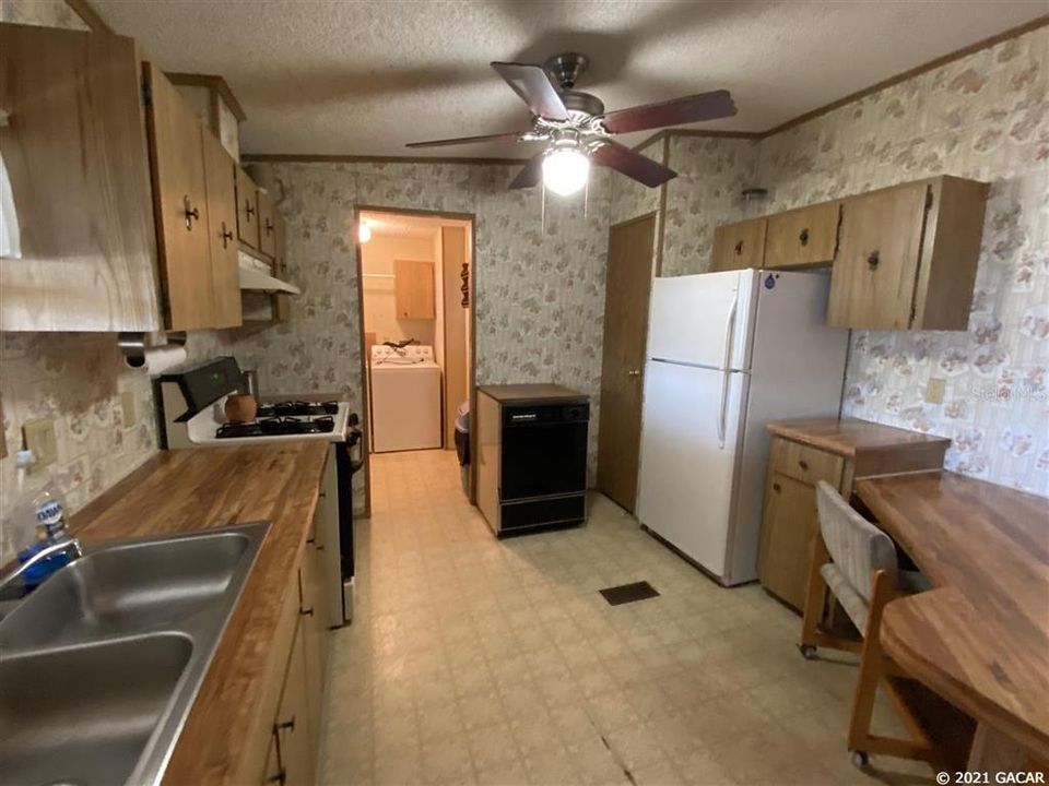 Recently Sold: $119,000 (3 beds, 2 baths, 1393 Square Feet)