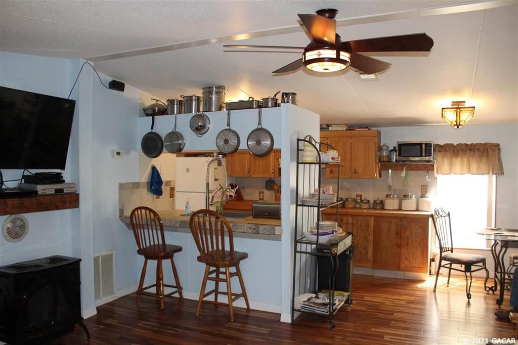 Recently Sold: $192,600 (2 beds, 2 baths, 960 Square Feet)