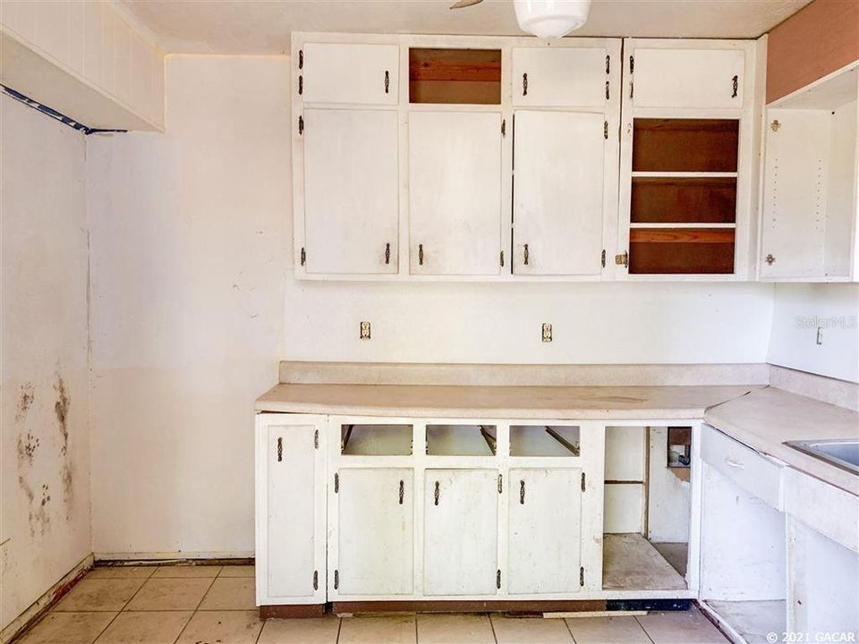 Vendido Recientemente: $59,900 (3 camas, 2 baños, 1440 Pies cuadrados)