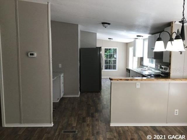 Recently Sold: $94,700 (3 beds, 2 baths, 1404 Square Feet)