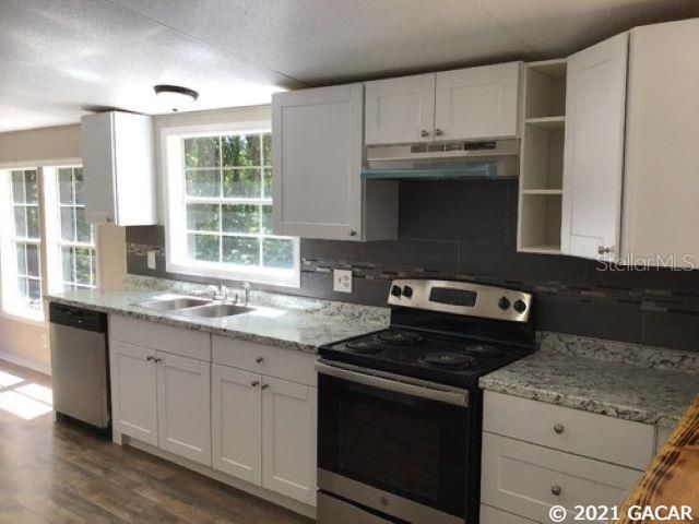 Recently Sold: $94,700 (3 beds, 2 baths, 1404 Square Feet)