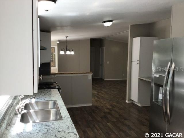 Recently Sold: $94,700 (3 beds, 2 baths, 1404 Square Feet)