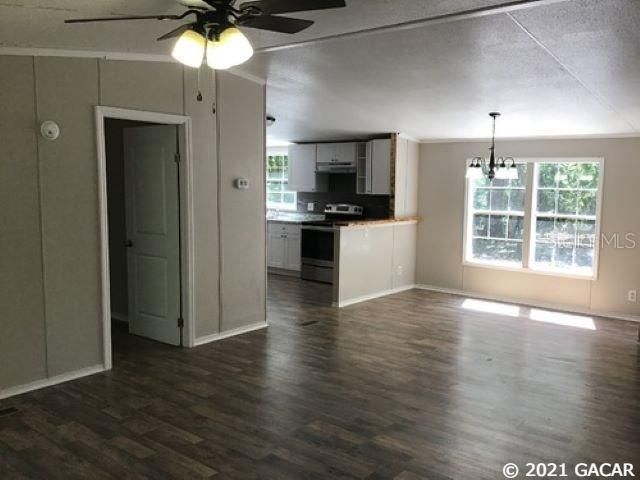 Recently Sold: $94,700 (3 beds, 2 baths, 1404 Square Feet)