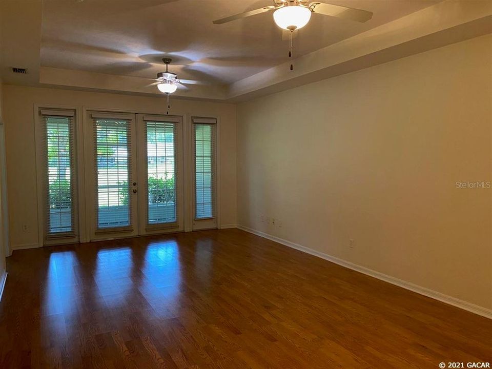 Recently Rented: $1,600 (2 beds, 2 baths, 1376 Square Feet)