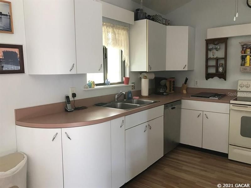Recently Sold: $335,000 (2 beds, 2 baths, 1262 Square Feet)