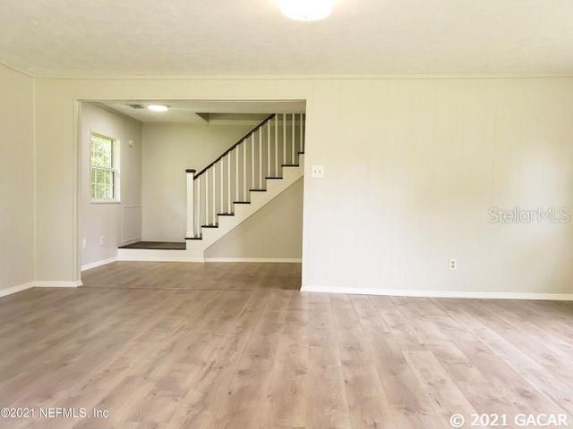 Recently Sold: $187,500 (3 beds, 2 baths, 1080 Square Feet)