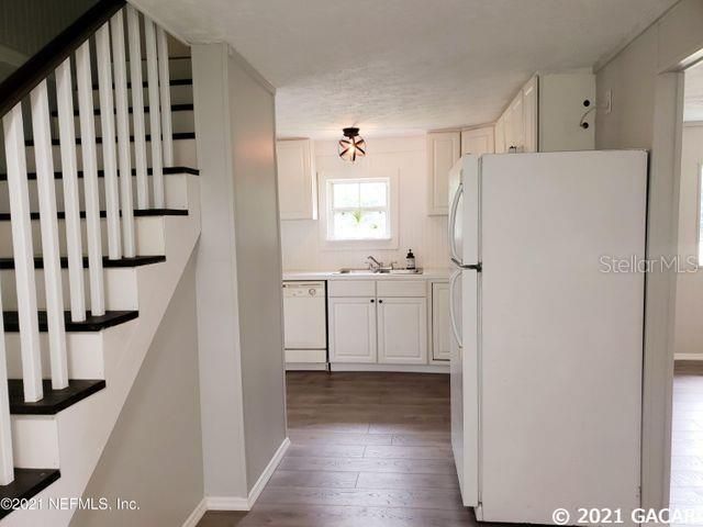 Recently Sold: $187,500 (3 beds, 2 baths, 1080 Square Feet)