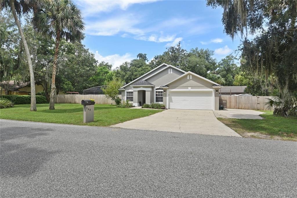 Recently Sold: $350,000 (3 beds, 2 baths, 1288 Square Feet)