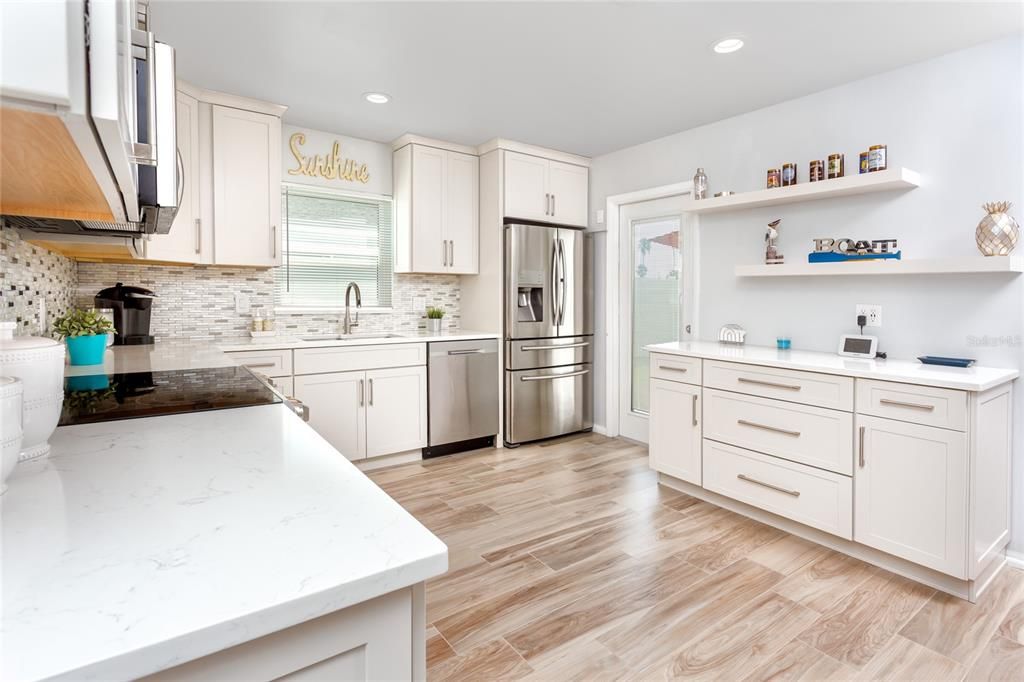 Recently Sold: $950,000 (2 beds, 2 baths, 1279 Square Feet)