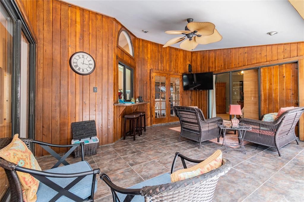 Recently Sold: $325,000 (3 beds, 2 baths, 1756 Square Feet)