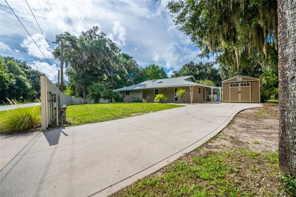 Recently Sold: $399,900 (3 beds, 3 baths, 2259 Square Feet)
