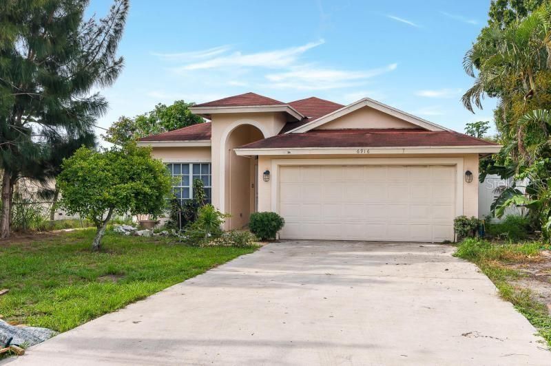 Recently Sold: $360,000 (3 beds, 2 baths, 1351 Square Feet)