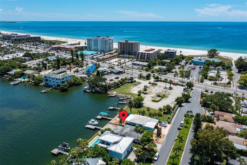 This Short Walk to the Beach is so unique!  Public Access both North and South of the Street! Grab a wagon and walk to the Beach! or Dinner! Gulf Blvd offers endless opportunities!