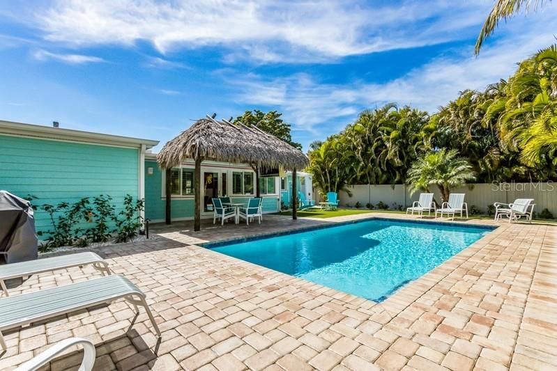 Recently Sold: $1,300,000 (2 beds, 3 baths, 1453 Square Feet)