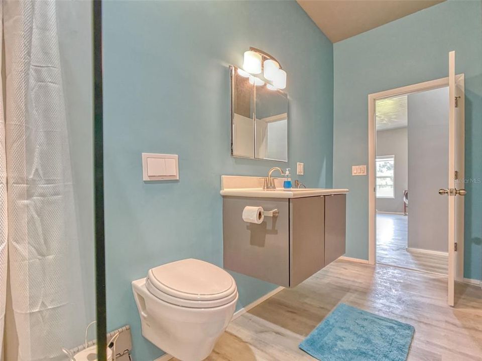 最近售出: $399,000 (2 贝兹, 2 浴室, 1451 平方英尺)