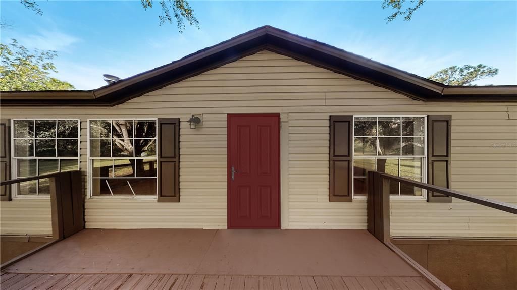 Vendido Recientemente: $289,900 (4 camas, 2 baños, 2280 Pies cuadrados)