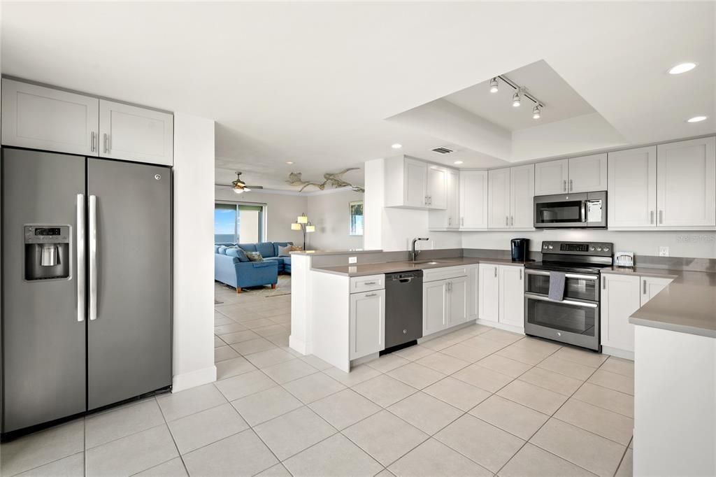 Recently Sold: $1,075,000 (2 beds, 2 baths, 2172 Square Feet)