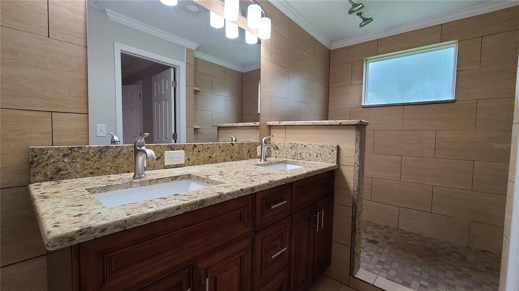 最近租的: $2,600 (4 贝兹, 2 浴室, 1797 平方英尺)