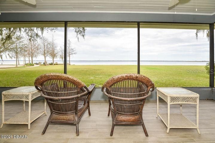 Screened in Back Porch