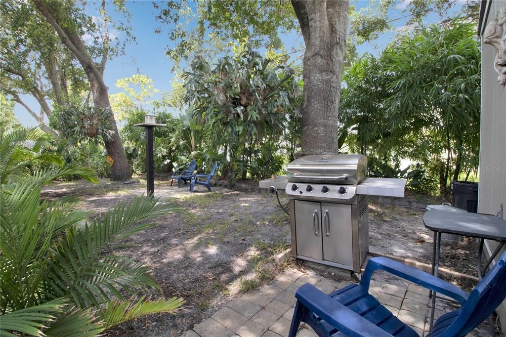 Recently Sold: $400,000 (3 beds, 2 baths, 2001 Square Feet)