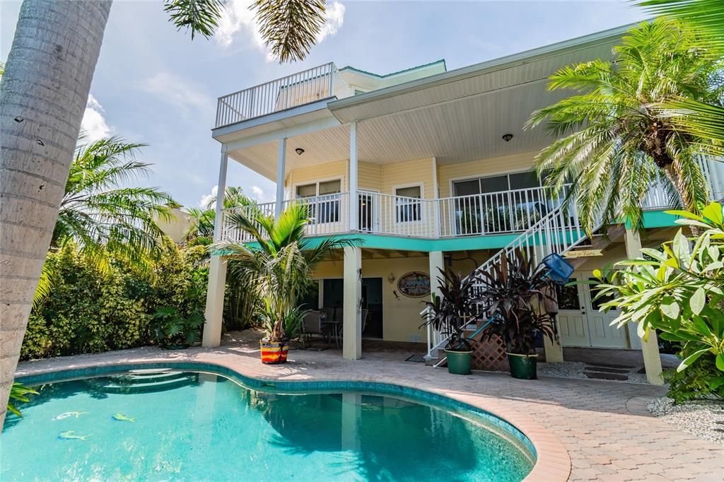 Recently Sold: $875,000 (4 beds, 3 baths, 2279 Square Feet)