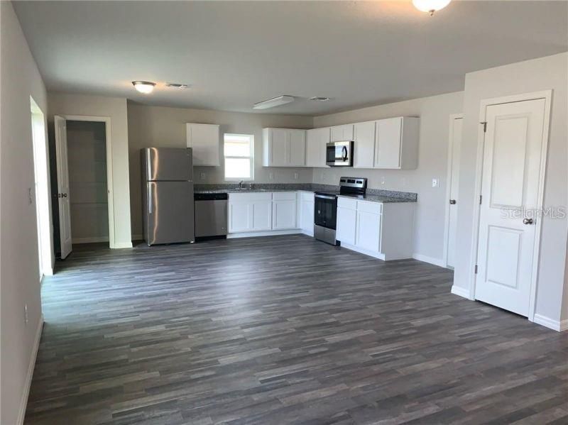 Recently Rented: $1,995 (3 beds, 2 baths, 1650 Square Feet)