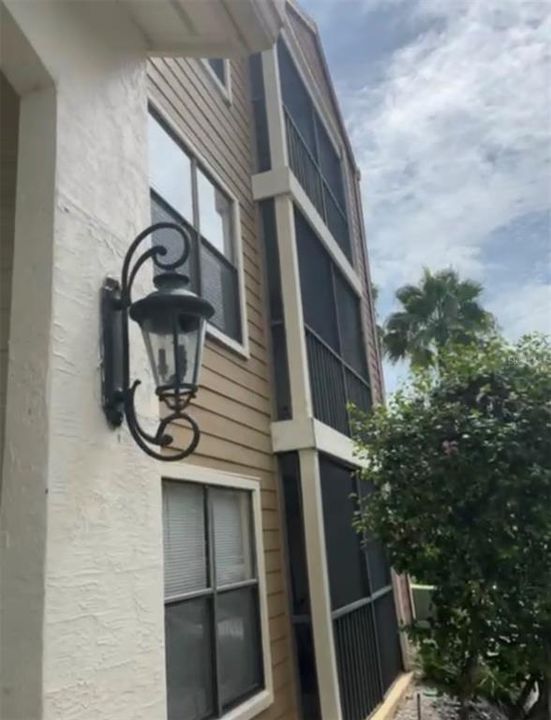 Recently Sold: $91,500 (1 beds, 1 baths, 616 Square Feet)