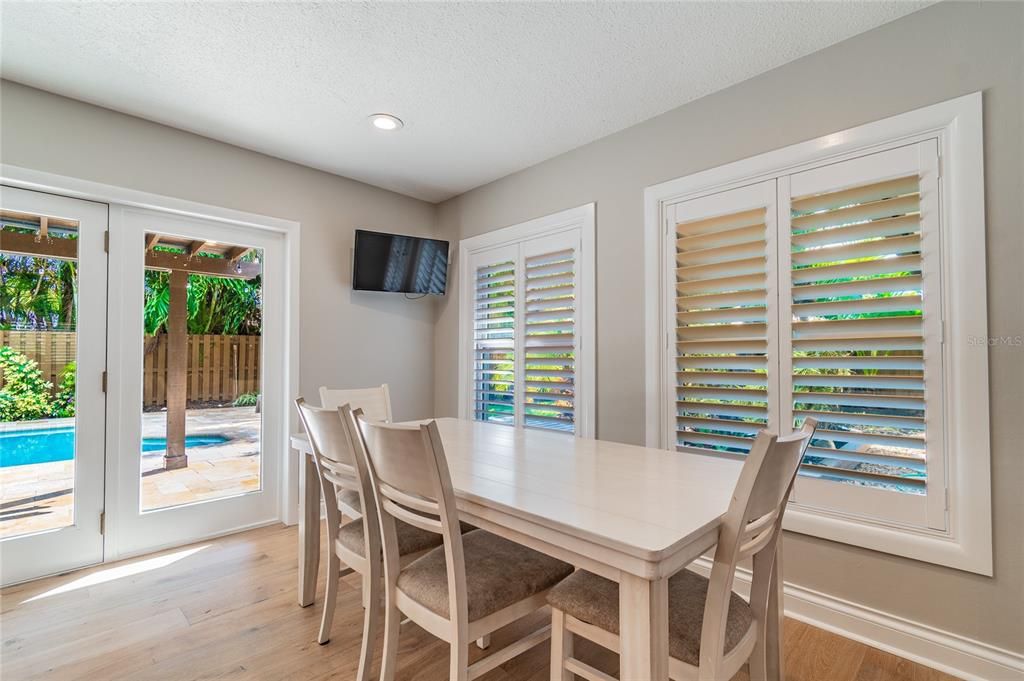 Recently Sold: $1,050,000 (3 beds, 2 baths, 2206 Square Feet)