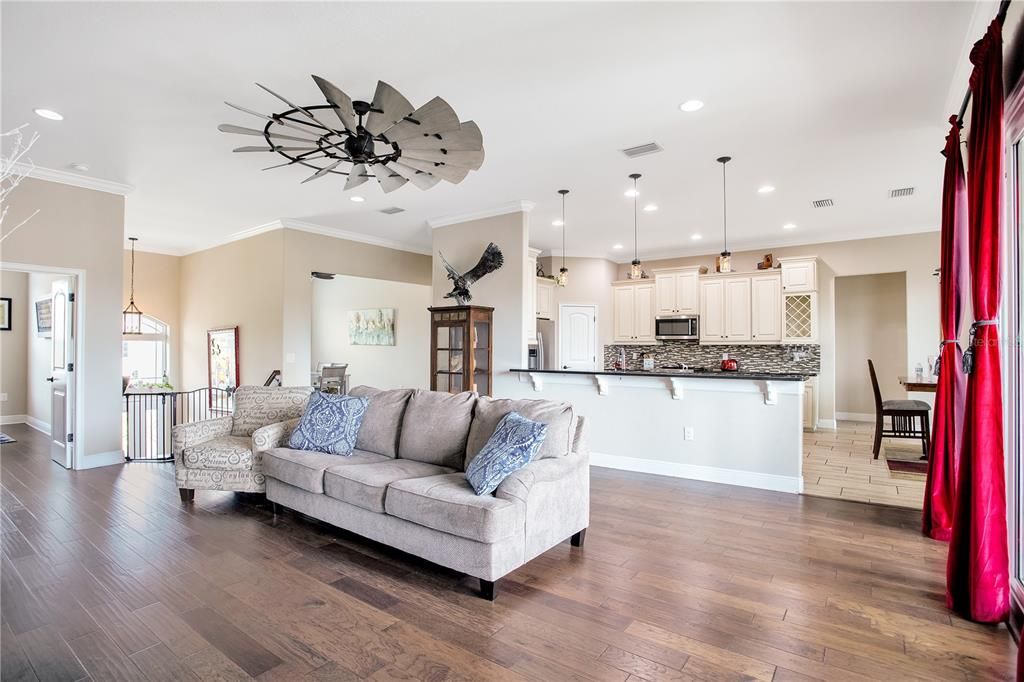 Recently Sold: $915,000 (4 beds, 3 baths, 2762 Square Feet)