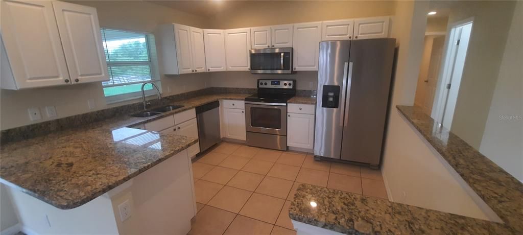 Recently Rented: $1,800 (3 beds, 2 baths, 1608 Square Feet)