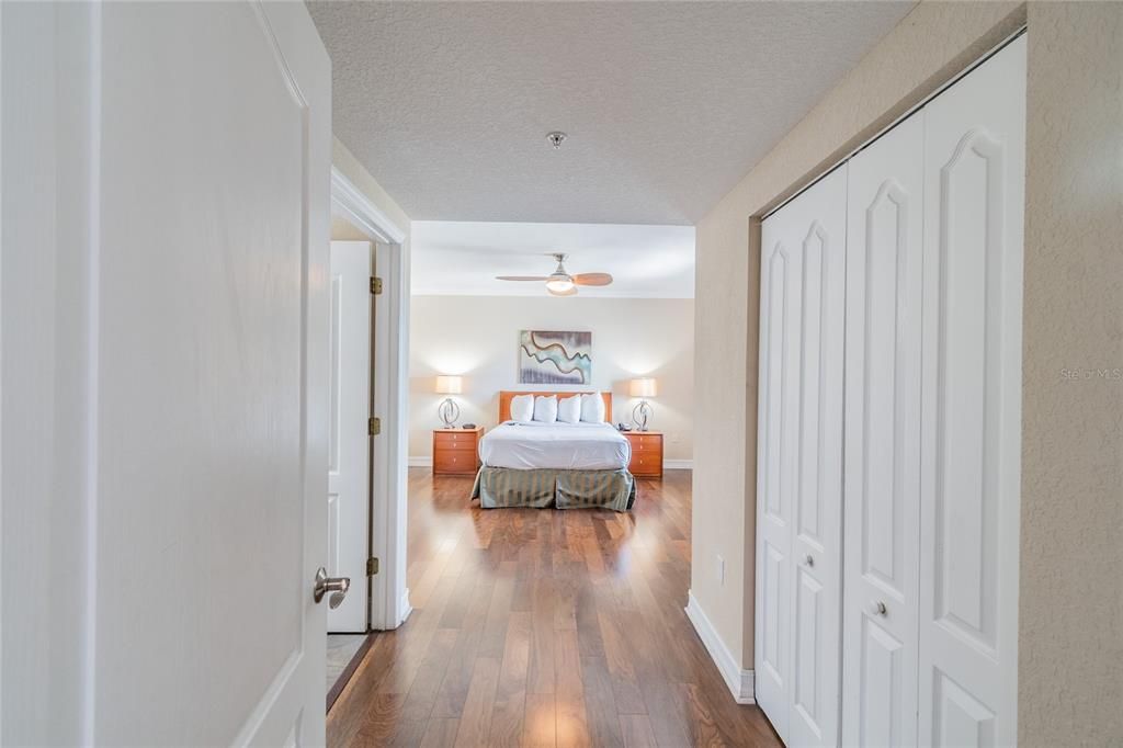 Recently Sold: $975,000 (3 beds, 3 baths, 1828 Square Feet)