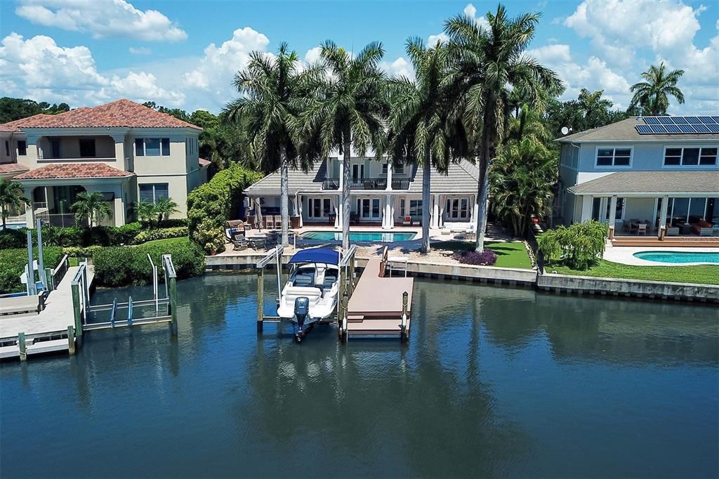 Recently Sold: $2,975,000 (4 beds, 3 baths, 4484 Square Feet)