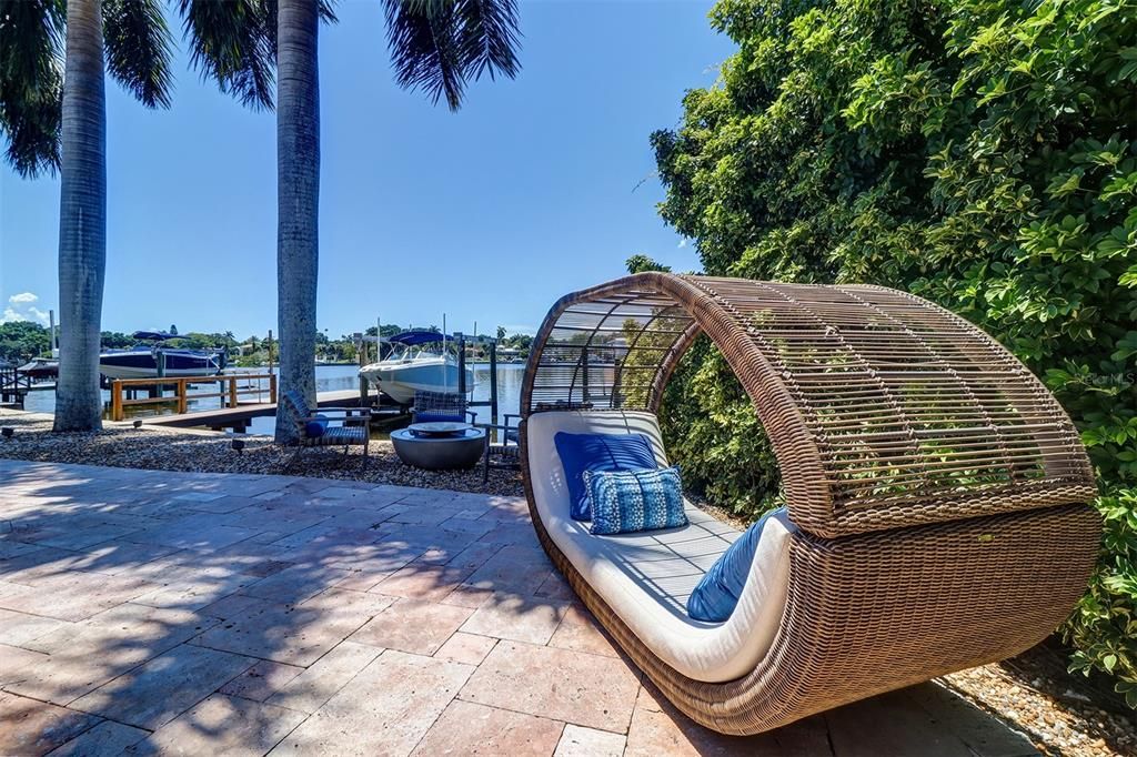 Recently Sold: $2,975,000 (4 beds, 3 baths, 4484 Square Feet)