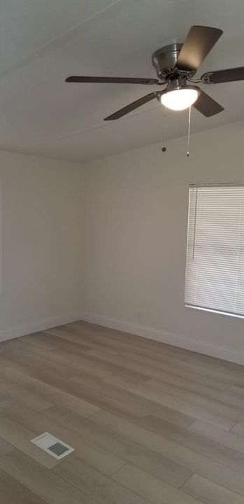 Vendido Recientemente: $249,000 (3 camas, 2 baños, 1000 Pies cuadrados)