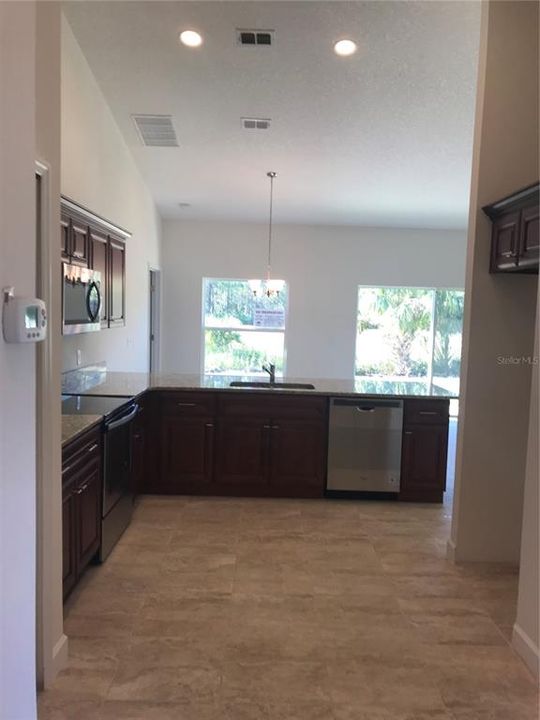 Recently Sold: $275,000 (4 beds, 2 baths, 1647 Square Feet)