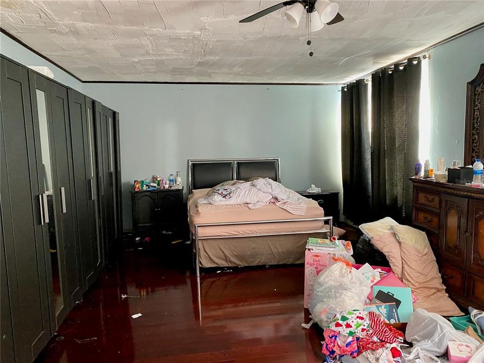 Vendido Recientemente: $129,000 (7 camas, 3 baños, 2872 Pies cuadrados)