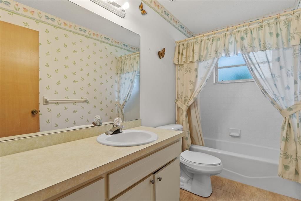 最近售出: $335,000 (3 贝兹, 2 浴室, 1853 平方英尺)