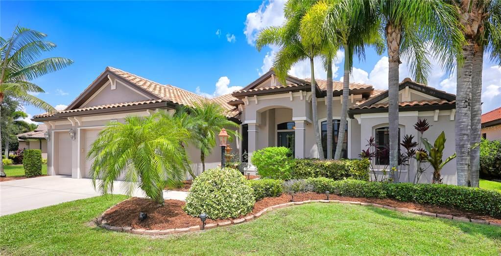 Recently Sold: $825,000 (4 beds, 3 baths, 3096 Square Feet)