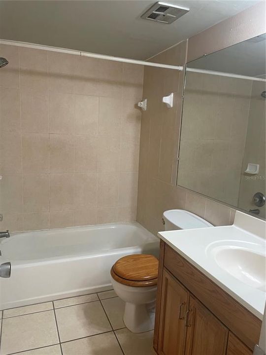 Недавно арендовано: $1,100 (1 спален, 1 ванн, 720 Квадратных фут)