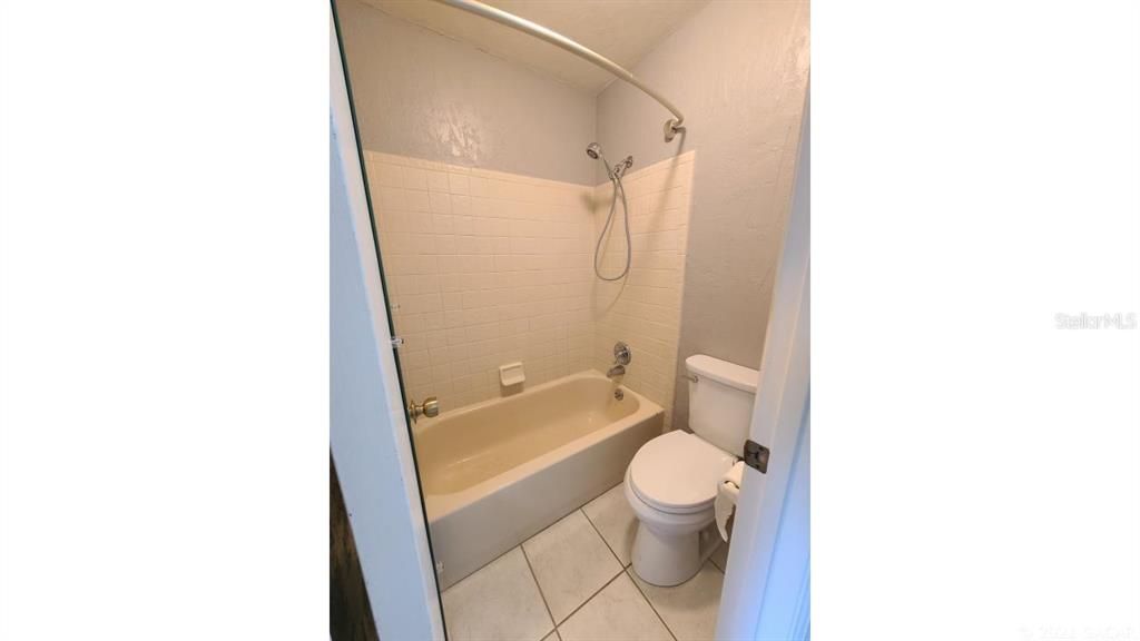 最近售出: $198,000 (2 贝兹, 2 浴室, 1235 平方英尺)