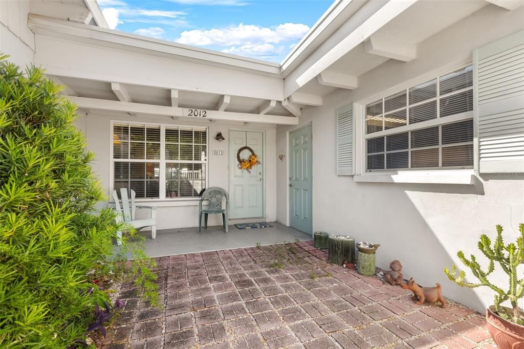 Recently Sold: $750,000 (3 beds, 1 baths, 1316 Square Feet)