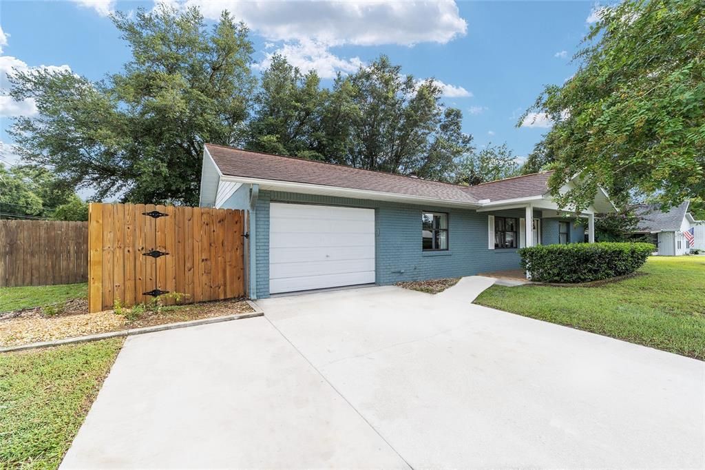 Recently Sold: $245,990 (3 beds, 2 baths, 1738 Square Feet)