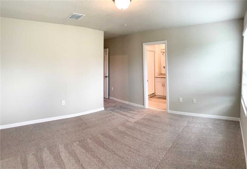 Recently Rented: $2,100 (3 beds, 2 baths, 1485 Square Feet)