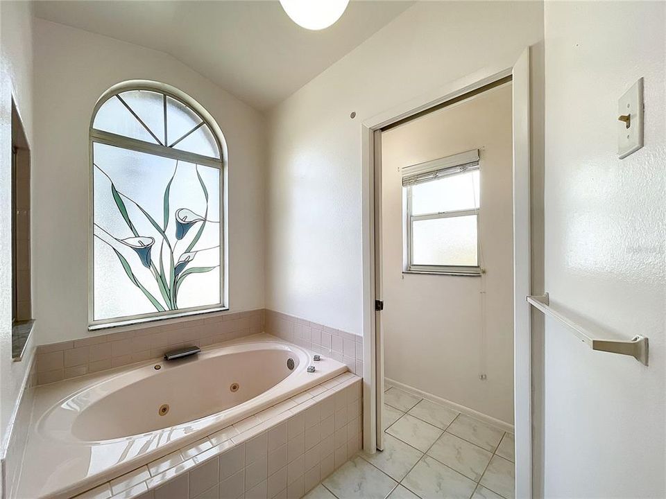 Недавно продано: $402,500 (4 спален, 2 ванн, 1903 Квадратных фут)