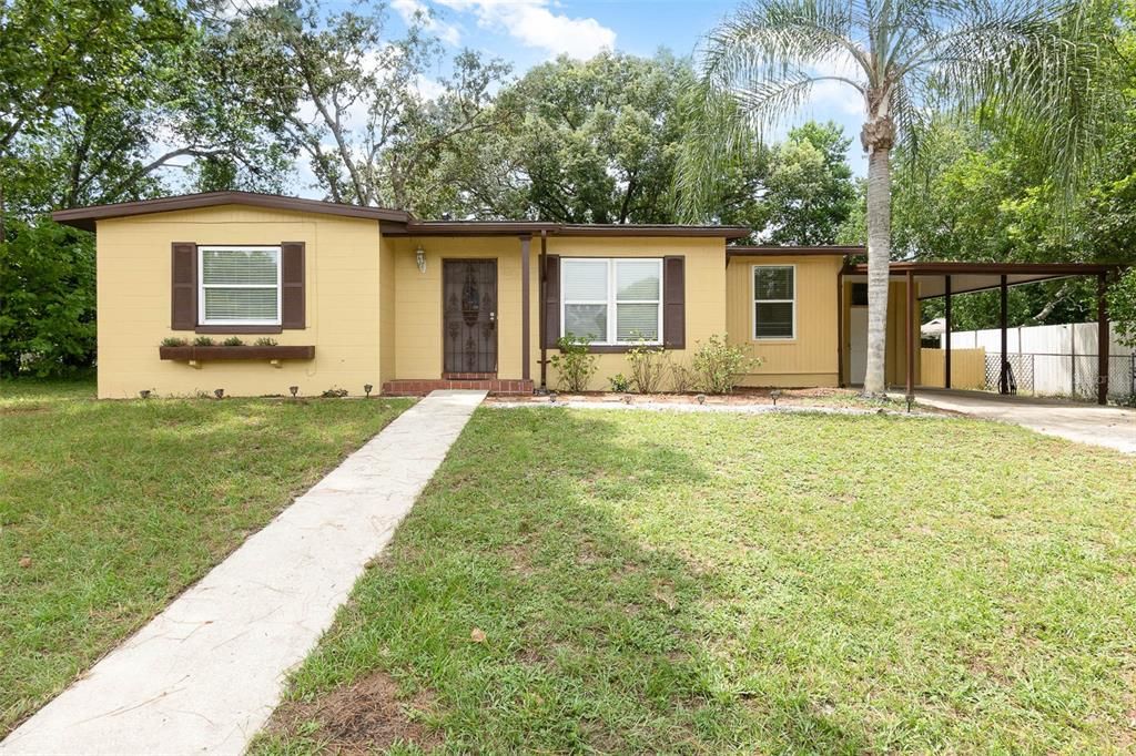Recently Sold: $165,000 (2 beds, 1 baths, 838 Square Feet)