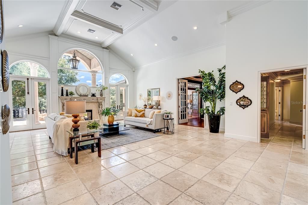 Recently Sold: $2,499,000 (5 beds, 5 baths, 6301 Square Feet)