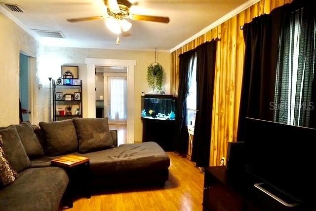 Recently Sold: $159,000 (2 beds, 1 baths, 936 Square Feet)
