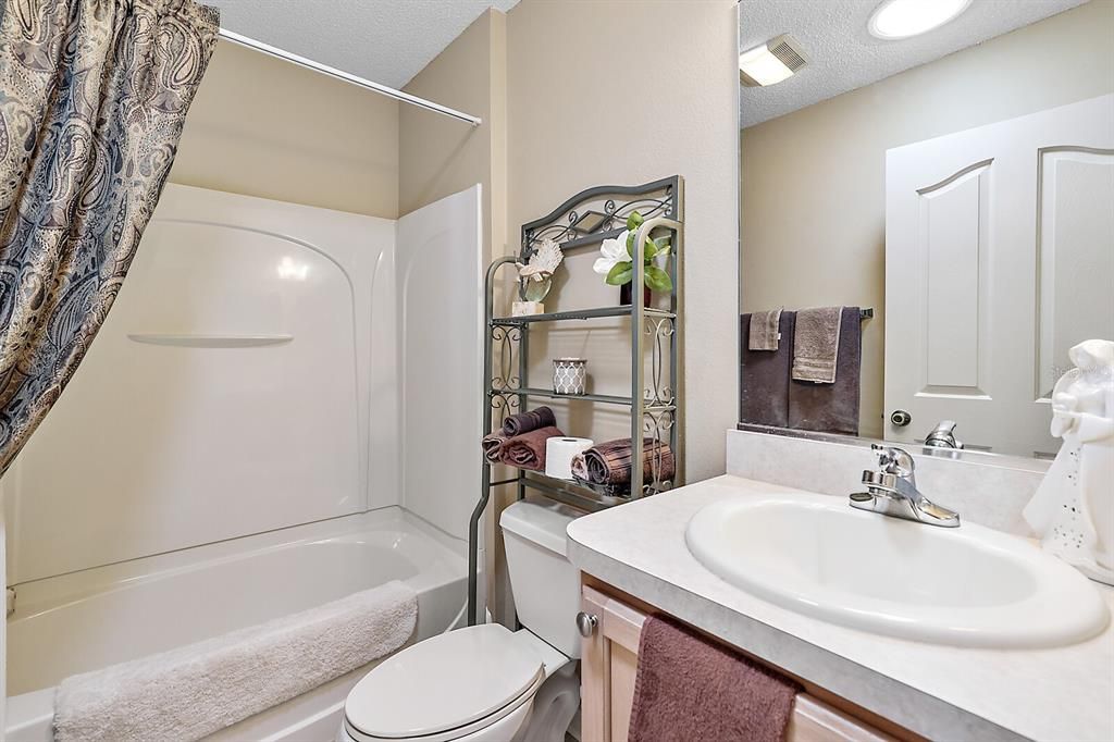 最近售出: $349,900 (3 贝兹, 2 浴室, 1407 平方英尺)