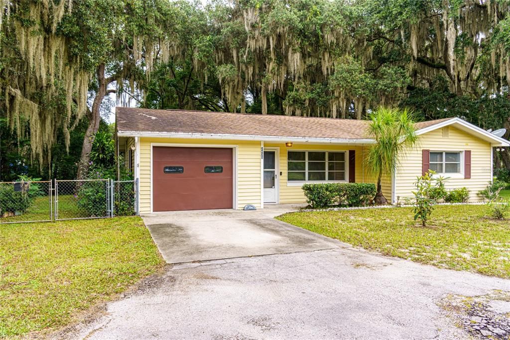 Recently Sold: $165,000 (2 beds, 2 baths, 1039 Square Feet)